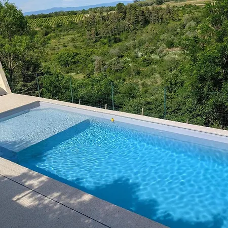 Hébergement de vacances Sud Ardèche Lou Quiéou *